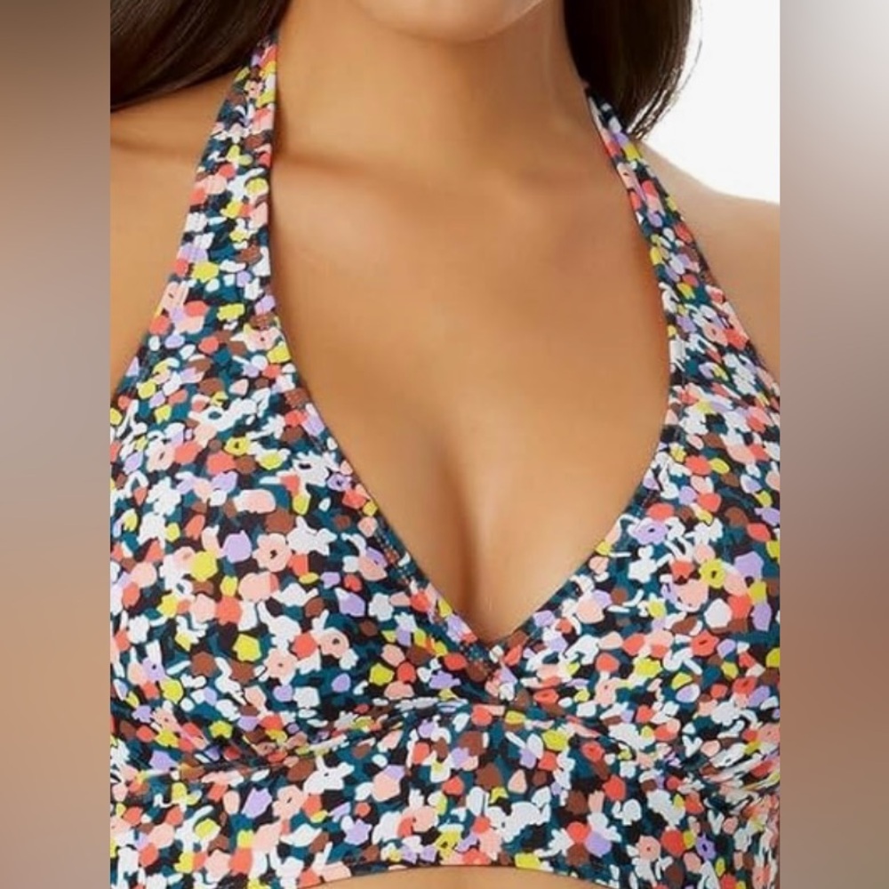 NWT Anne Cole halter swim top sz XS
Halter Neck